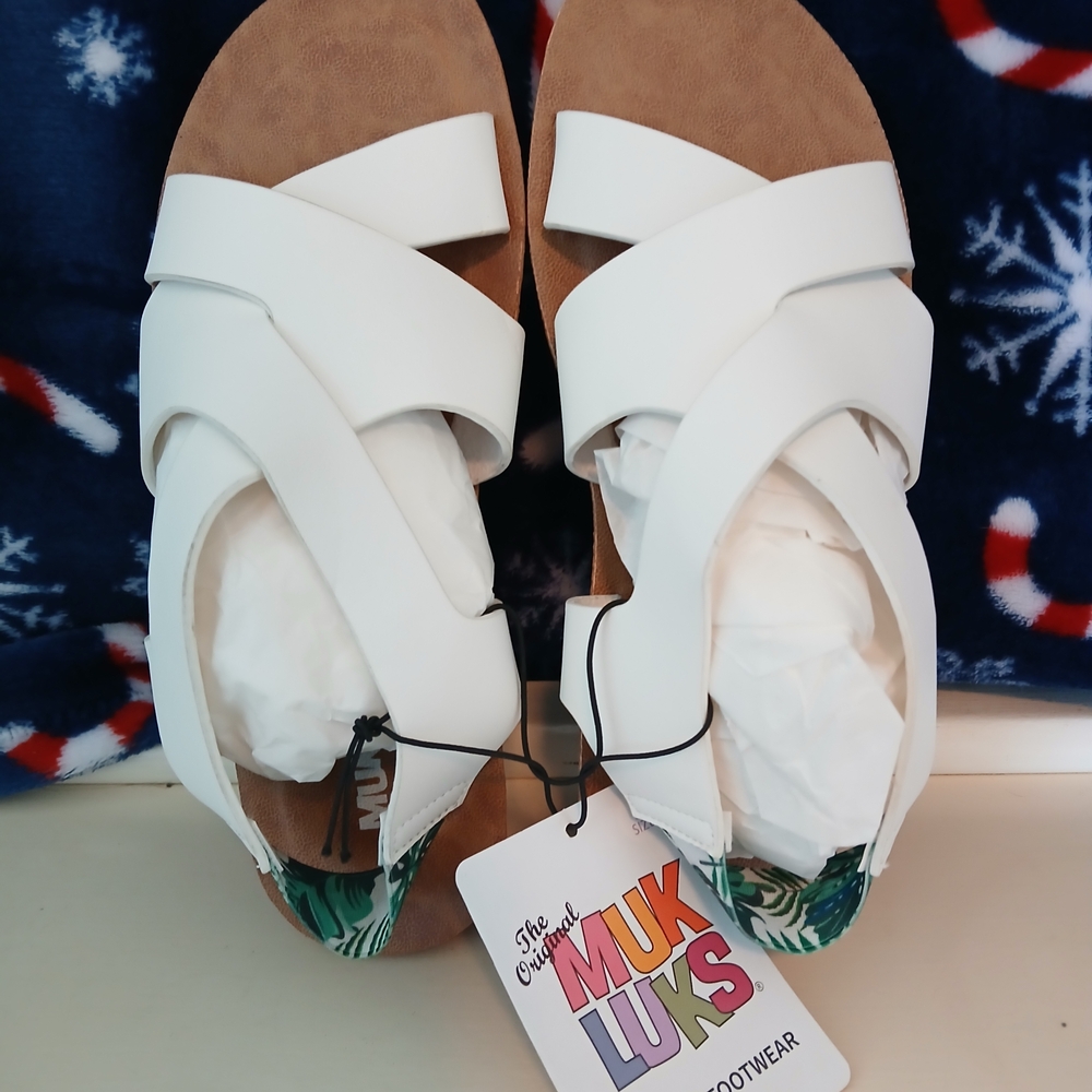 Muk Luks White Crisscross Sandals